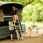 Ooni Karu 12 Pizzaofen beim Camping mit Dachzelt